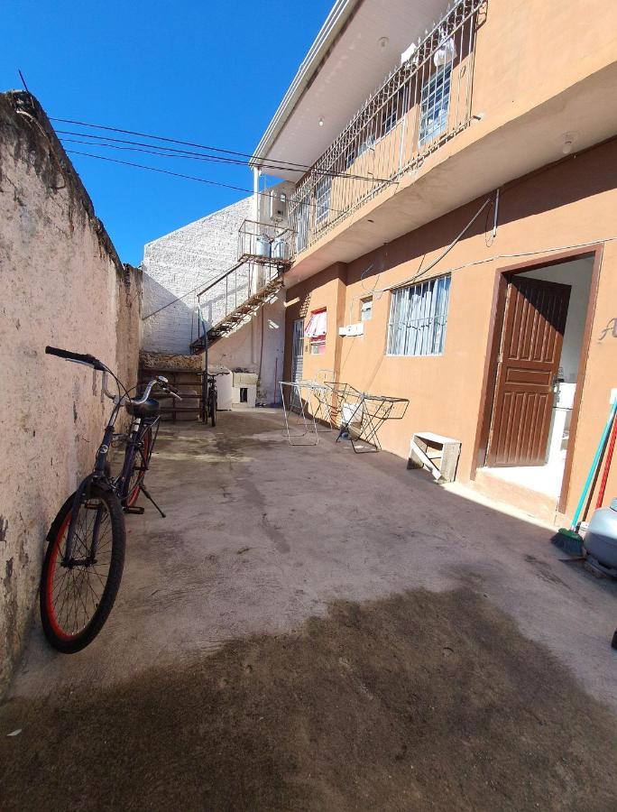 Kitnets Aconchegantes Proximo Ao Shopping Apartment Curitiba Exterior foto